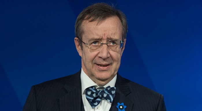 What happens when you spell something wrong in front of Estonian president